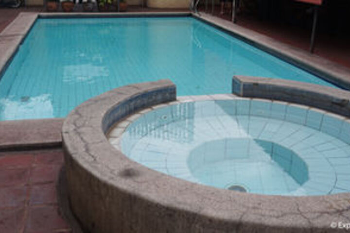 Pool 28 of 33