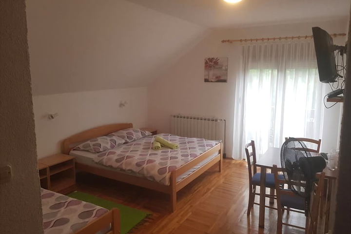 Room 3 of 12