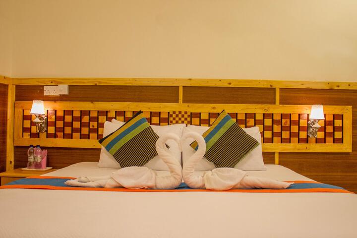 Room 2 of 6