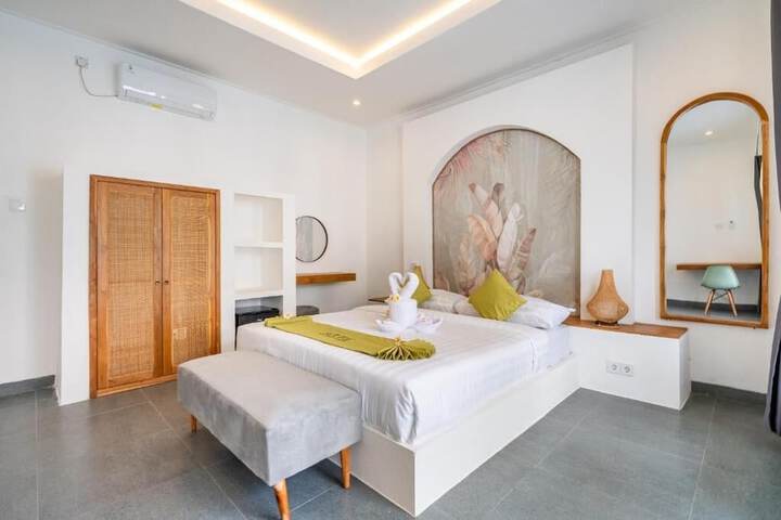 Room 10 of 15