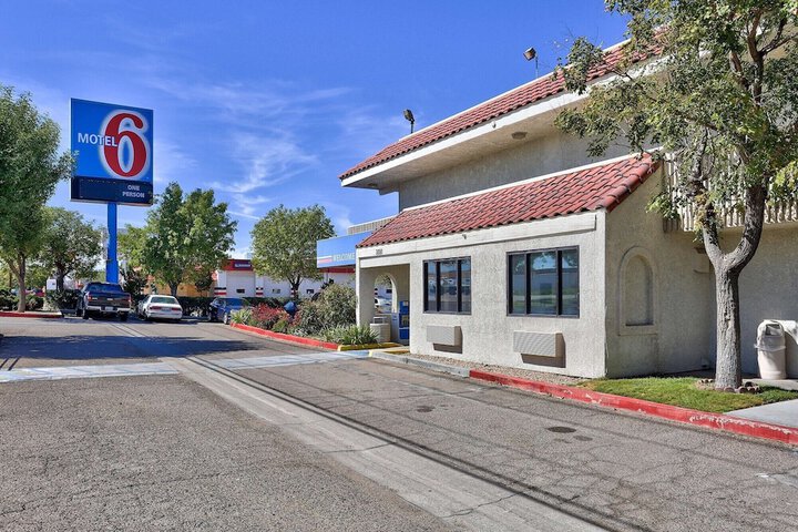 Hotel 94 of 99