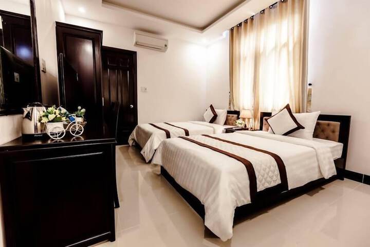 Room 10 of 34