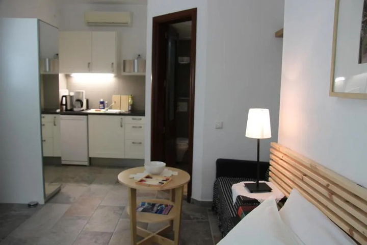 Room 2 of 6