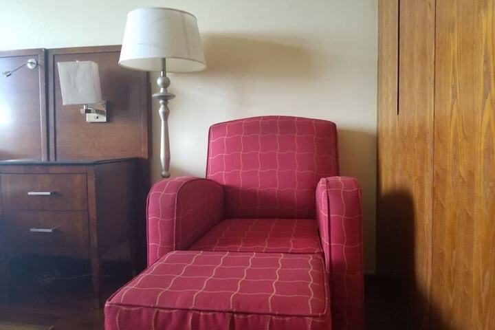Room 9 of 36