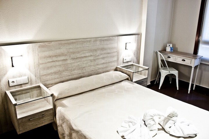 Room 5 of 28