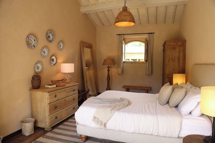 Room 8 of 36