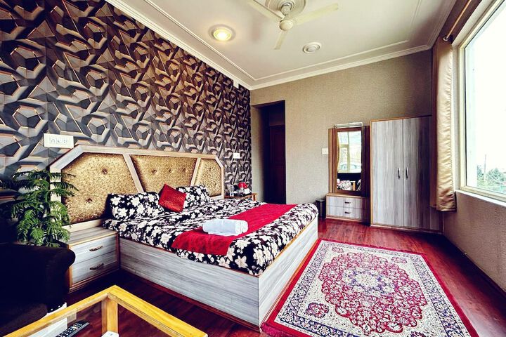 Room 12 of 44