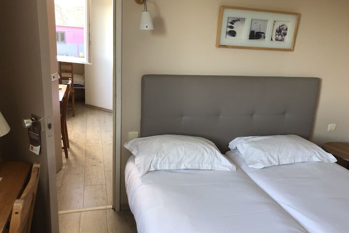 Room 4 of 36