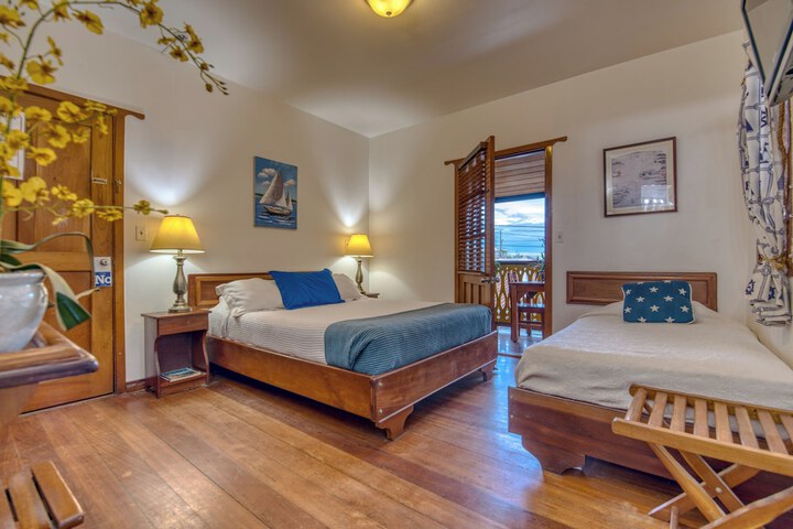 Room 12 of 34