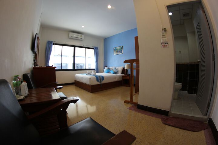Room 15 of 50