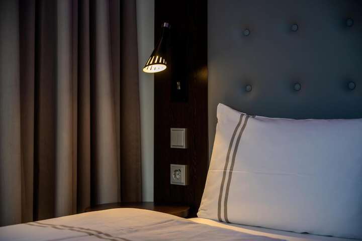 Room 10 of 37
