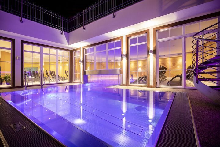 Pool 26 of 77