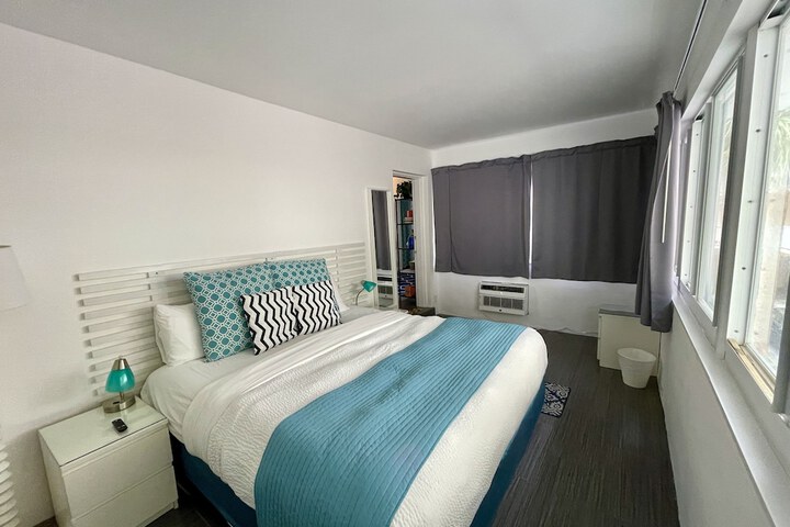 Room 10 of 31
