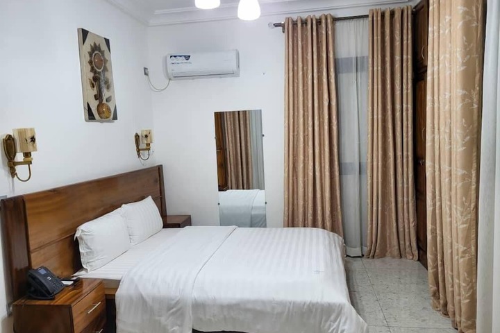 Room 7 of 79