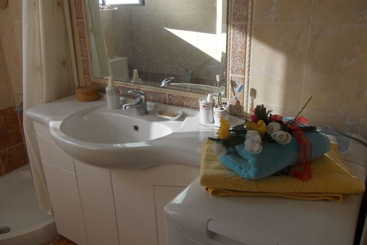 Room 12 of 28
