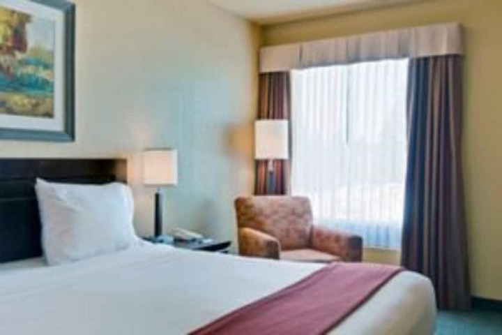 Room 4 of 25