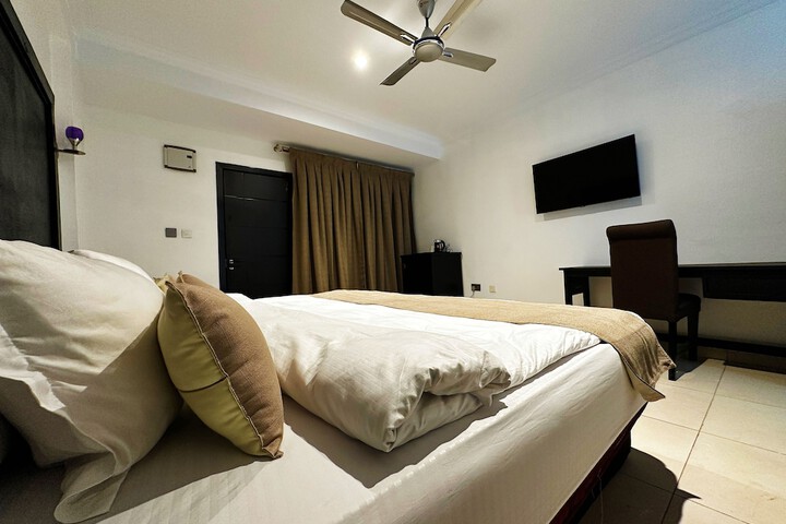 Room 18 of 46