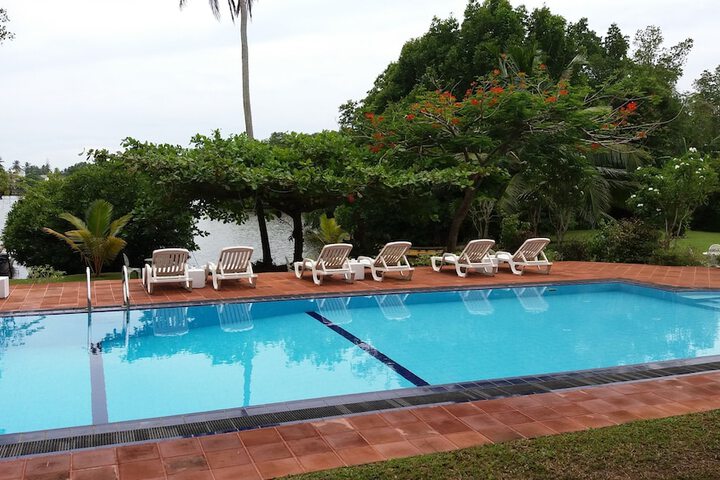Hotel with Pool