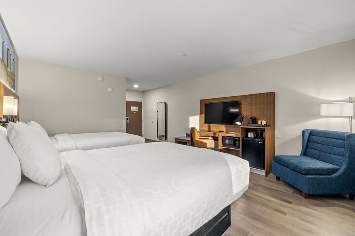 Premium 2 Queen Beds (13 of 16)