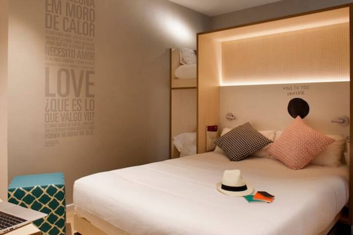 Room 16 of 62