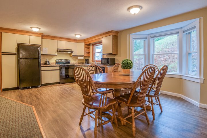 Superior King Lakeside with Shared Balcony (49 of 64)