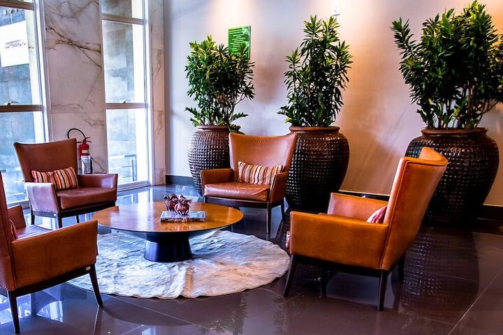 Lounge 66 of 71