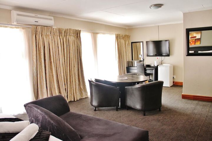 Room 18 of 48