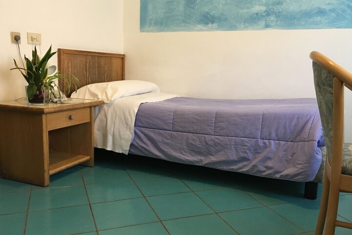 Room 13 of 73