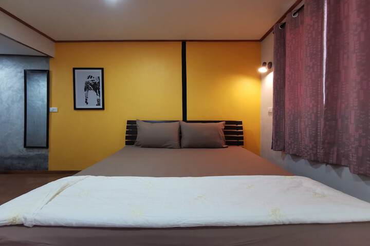 Room 8 of 33
