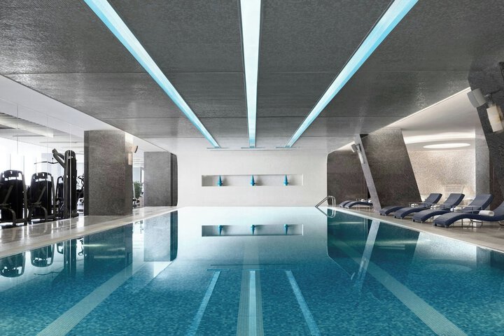 Hotel Pool