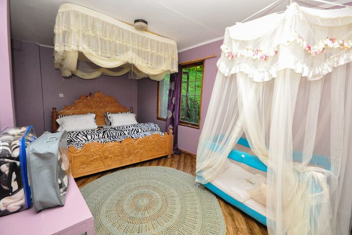 Room 8 of 43