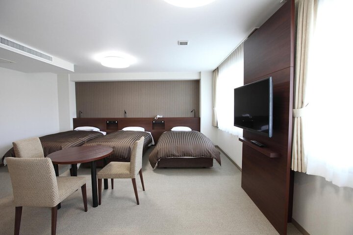 Room 8 of 47