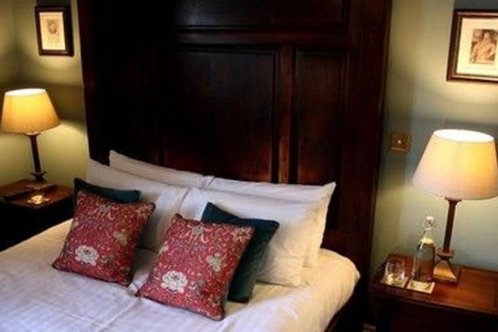Room 2 of 34
