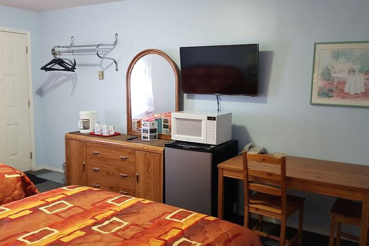 Room 7 of 33