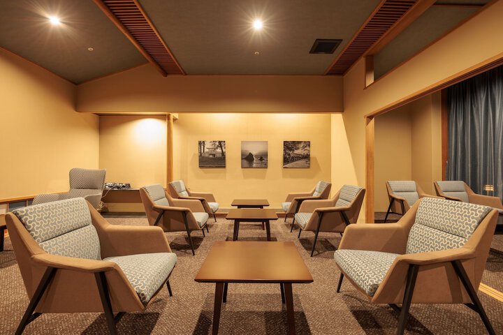 Room 30 of 107