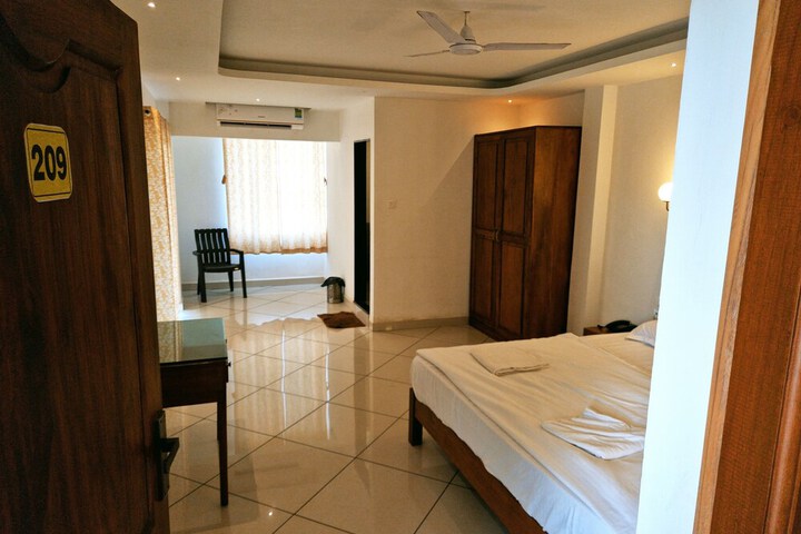Room 44 of 169