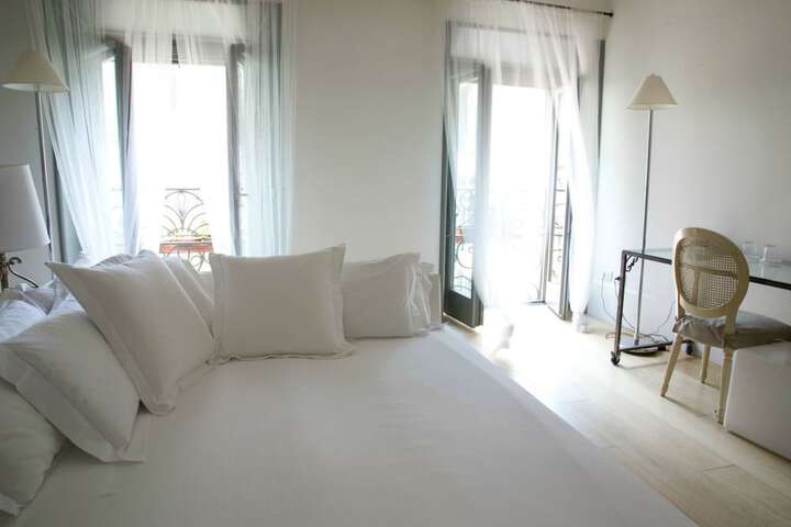 Room 7 of 32
