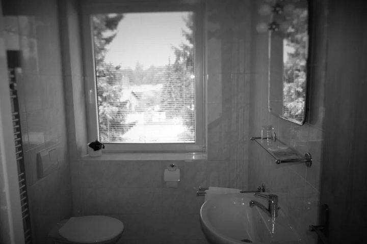 Room 8 of 14