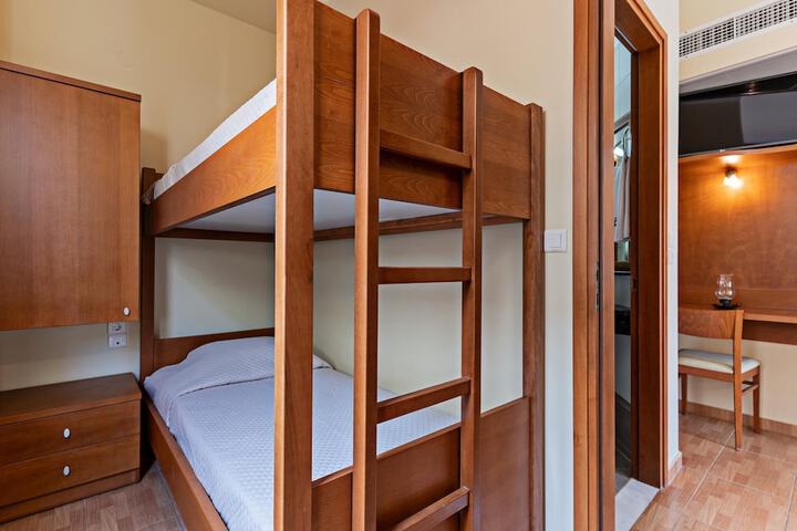 Room 36 of 234