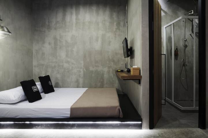 Room 15 of 81