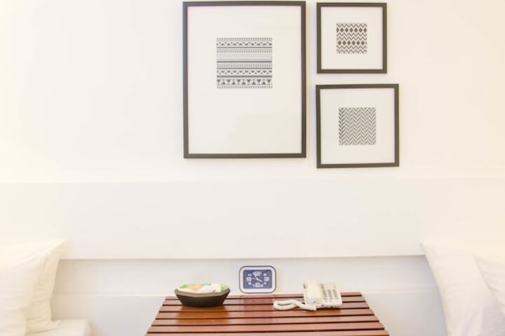 Room 4 of 20