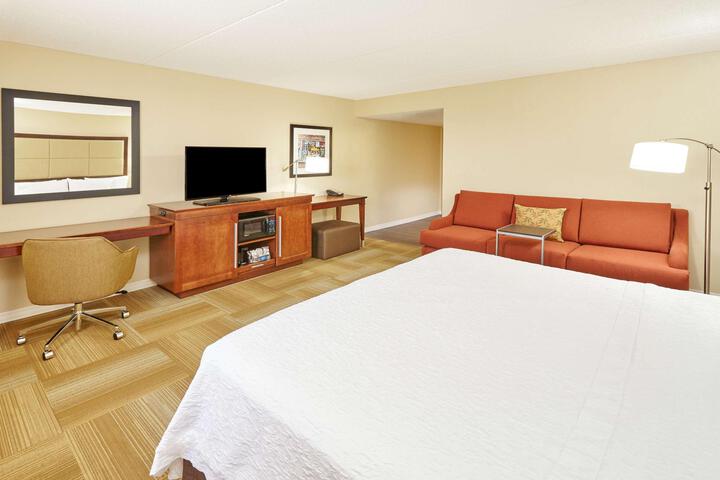 1 King Bed (7 of 28)