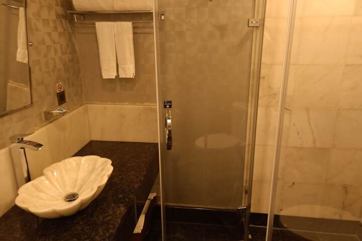 Room 51 of 61