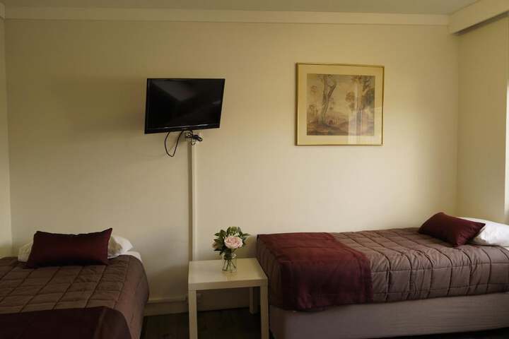 Room 16 of 34