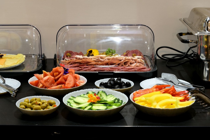 Dining 46 of 48