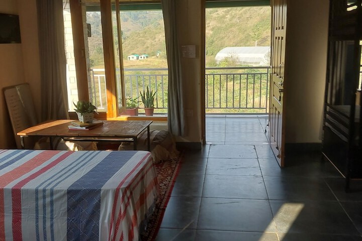 Room 3 of 7