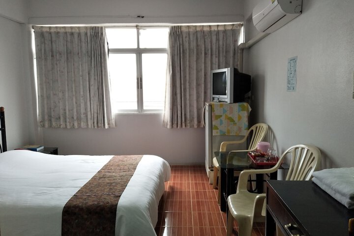 Room 7 of 30