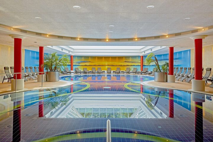 Pool 52 of 91