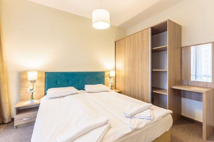 Room 1 of 34