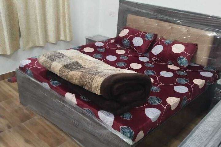 Room 3 of 35